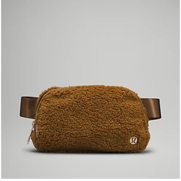 Lululemon Everywhere Belt Bag *Fleece in Burnt Caramel - Picture 1 of 7